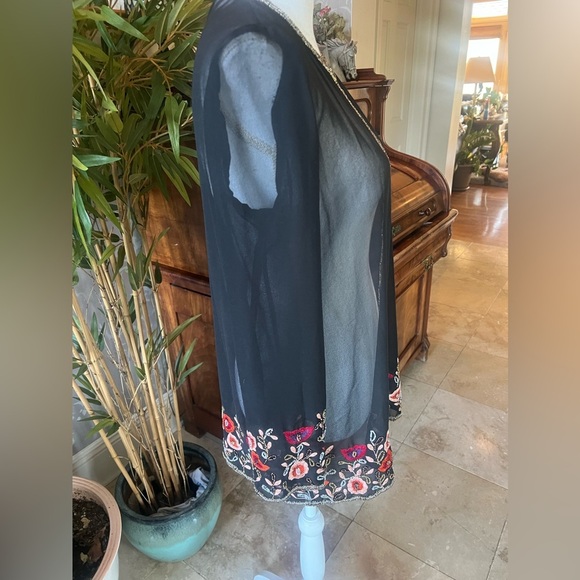 Sheer beaded crochet ladies top vintage small/medium black with floral crochet - Picture 7 of 16
